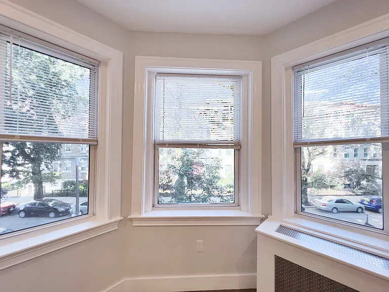 32 Queensberry St #7 — Photo 3