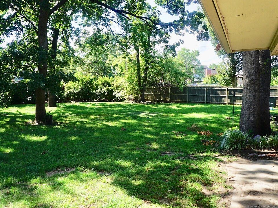 2nd image of 8720 S 65th Pl E