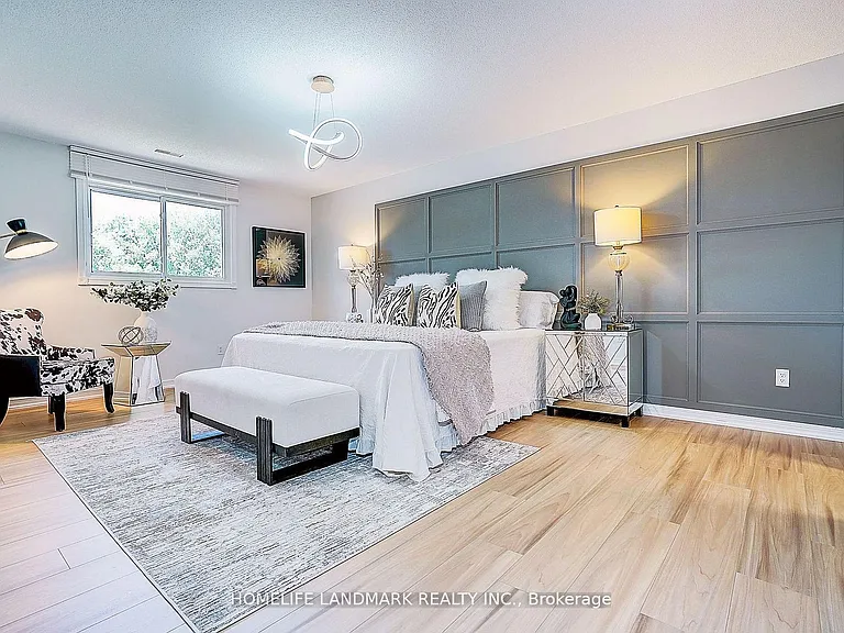 20573 Yonge St — Photo 31