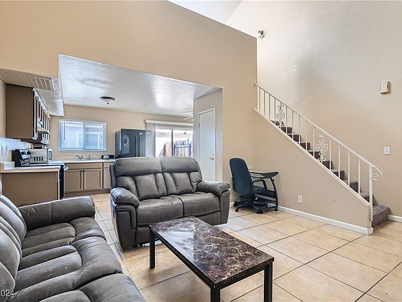 3rd image of 5138 Greene Ln APT C