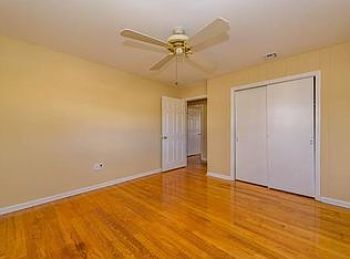 3rd image of 32 Austin Ave