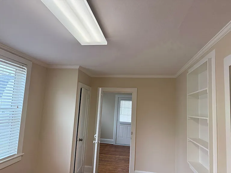 812 E Main St — Photo 10