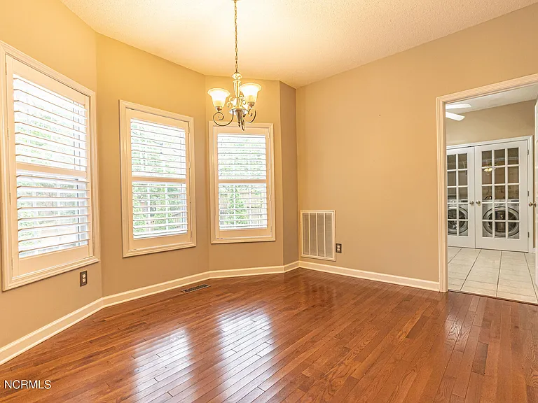 465 Crestview Rd — Photo 30