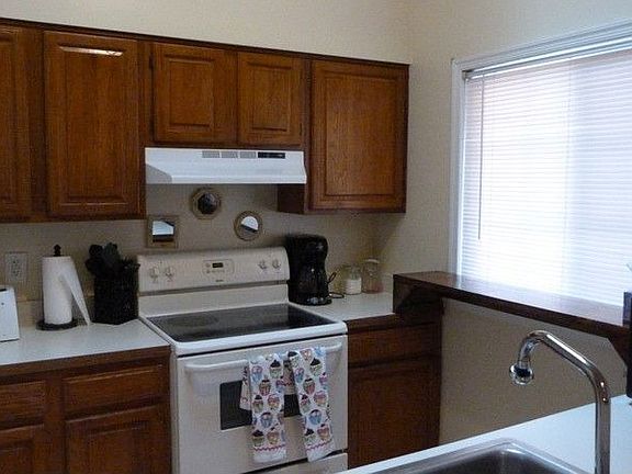 3rd image of 4056C Grays Pointe Ct
