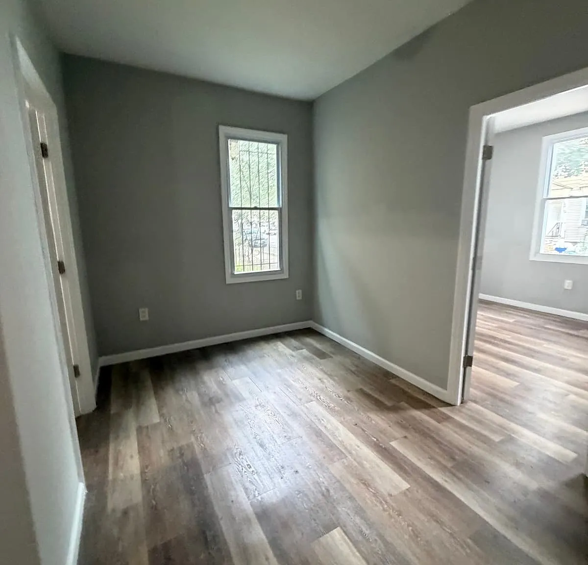 2 bed, 800 sqft, $2,050 — Photo 2