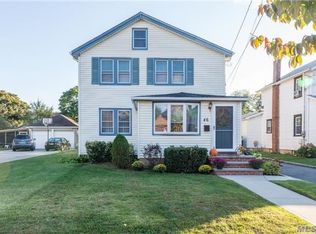 46 Robertson Rd, Lynbrook, NY 11563