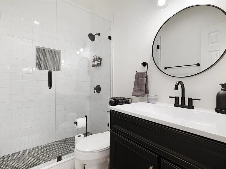416 Rembert Ct — Photo 37