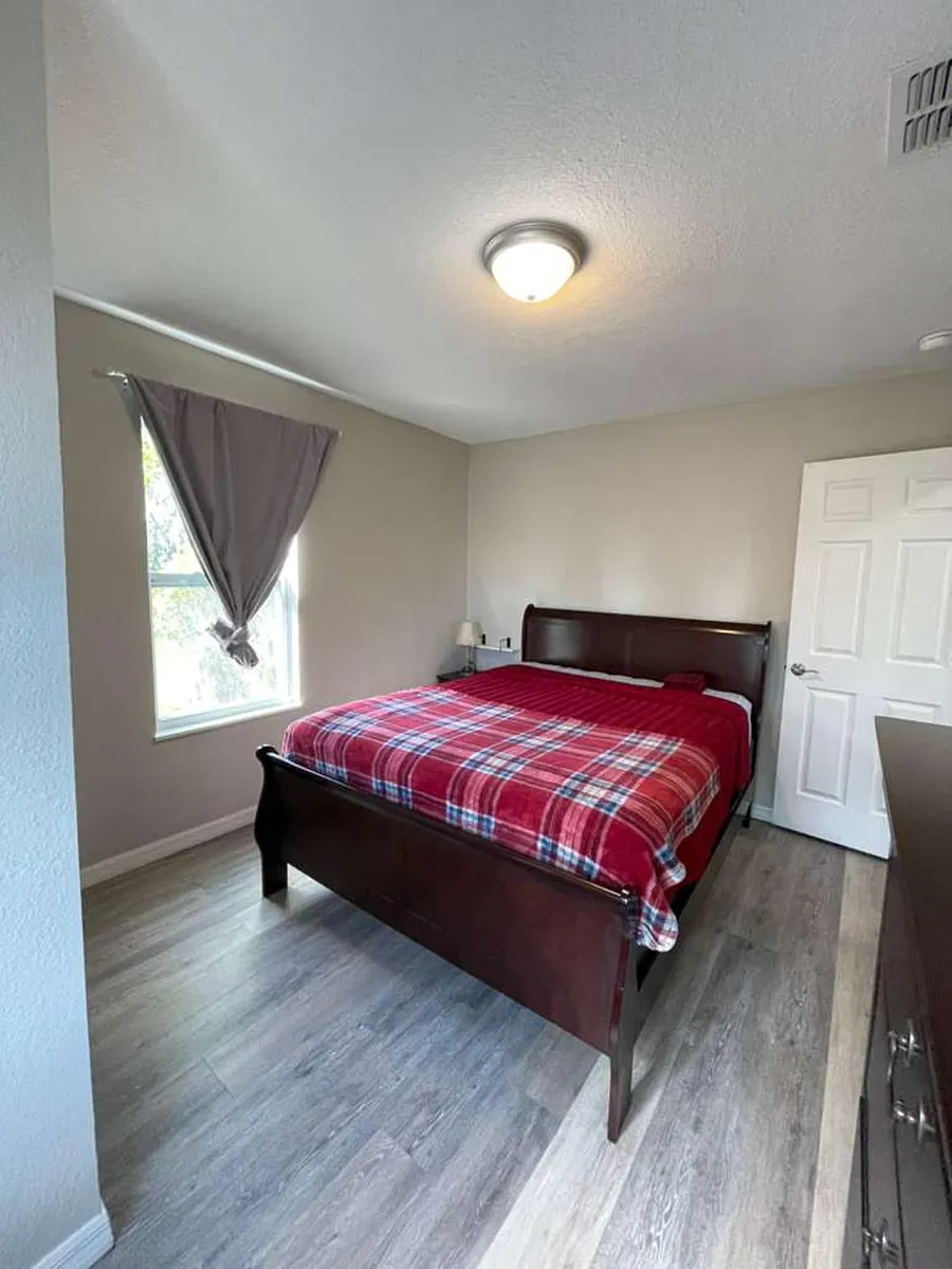 Bedroom - Gilmore Ave