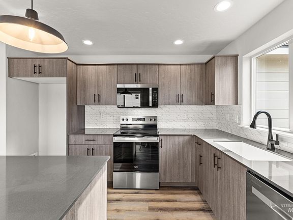 4th image of 5457 S Bittercreek Ave