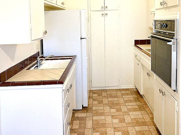 5th image of 2417 G St #7