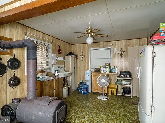 5th image of 43 Asbury Ln