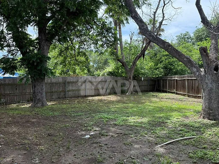 6607 Benhill — Photo 17