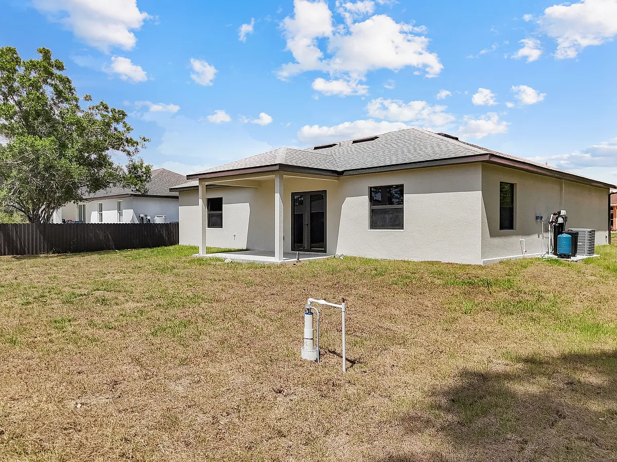 Building Photo - 488 Lillon Ave S