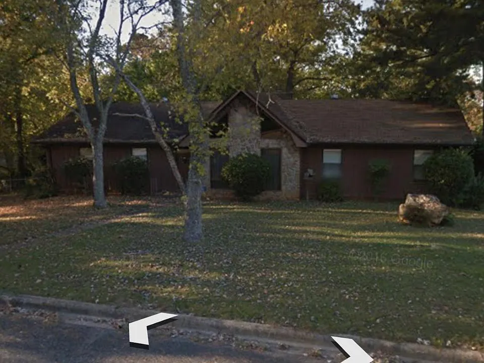 820 Pine Forest Cir