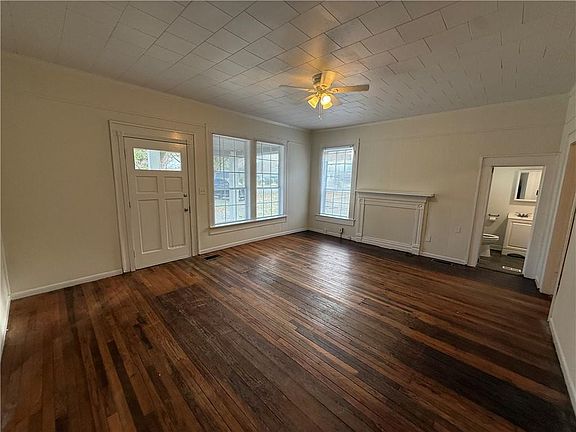3rd image of 401 Hall Ave