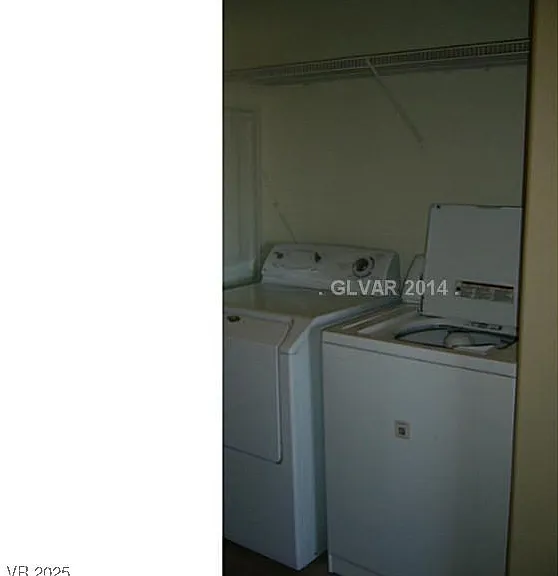 2050 N Los Feliz St #168 — Photo 12
