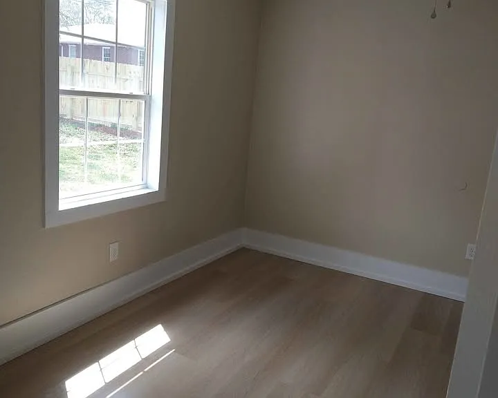 321 W Main St — Photo 4