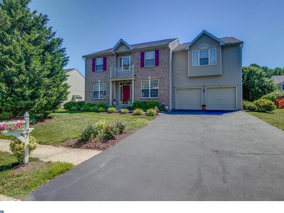 1st image of 27 Dunleary Dr