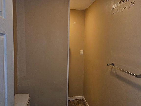 5th image of 2101 N Marshall St