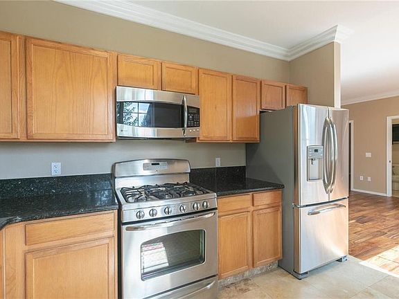 4th image of 760 Northwood Blvd