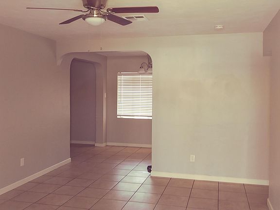 4th image of 6805 N 32nd Ave