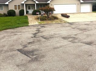 2014 Irvington Rd, Algona, IA 50511