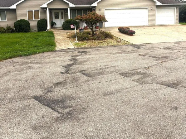 2014 Irvington Rd, Algona, IA 50511