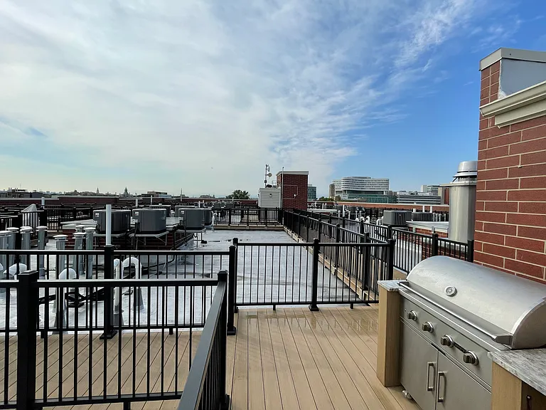 Laflin Place — Photo 20
