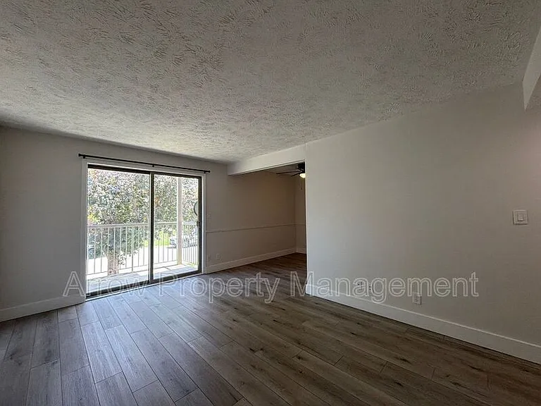 1429 N 34th St #5 — Photo 3