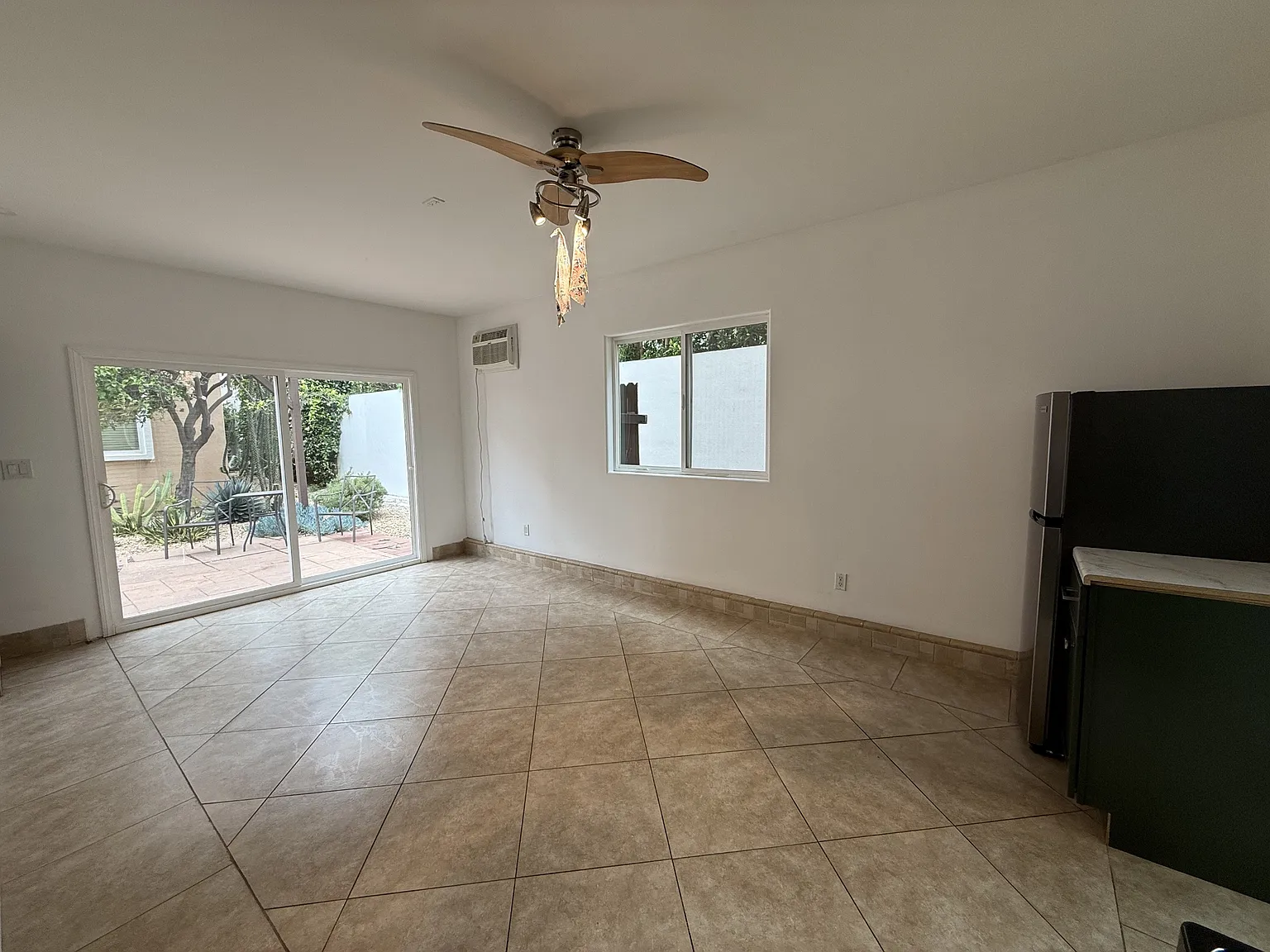 La Jolla Ave (746 - 748) - 748 1... — Photo 3
