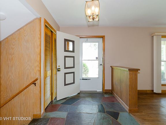 4th image of 902 Underwood Pl