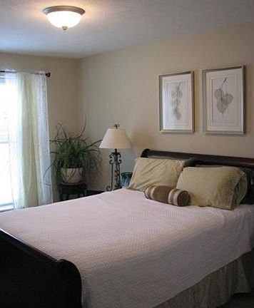 3rd image of 99 Waterford Way