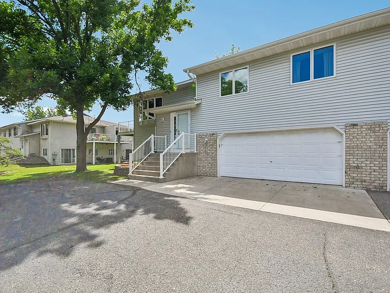 3525 Cory Ln — Photo 3