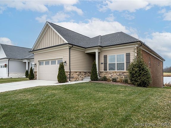 2nd image of 1611 Greenbrier Pointe