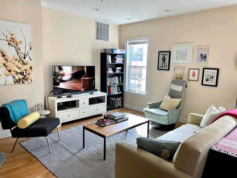 202 Green St #3 — Photo 3