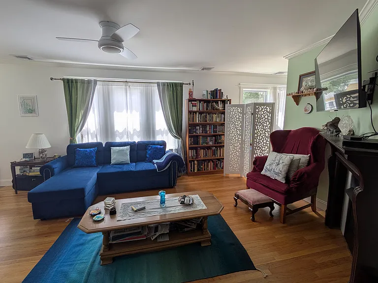 19 Menotomy Rd #2 — Photo 2
