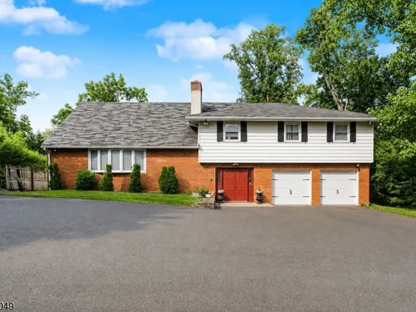472 Summit Rd, Mountainside Boro, NJ 07092