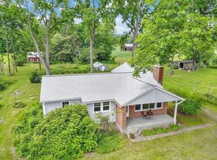 1037 Halladay Ave W, Suffield, CT 06078