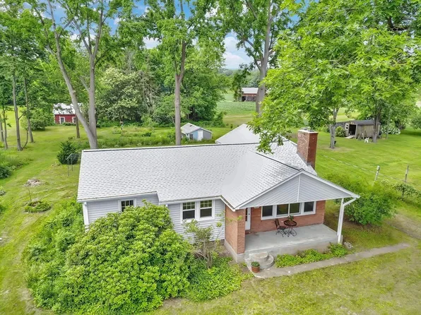1037 Halladay Ave W, Suffield, CT 06078