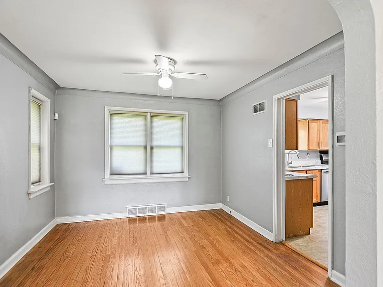 7549 Hillsdale Dr — Photo 4