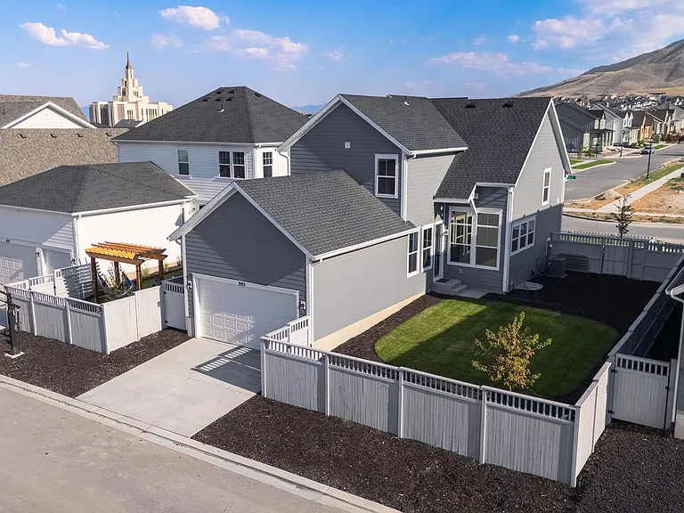 882 W Caroline Dr — Photo 66