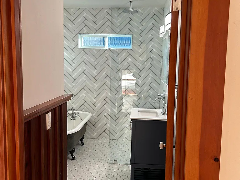 2144 Wilkins Ave — Photo 17