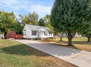 905 Granny White Rd, Clarksville, TN 37040