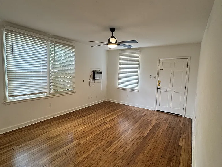 115 S Leo St #6 — Photo 3