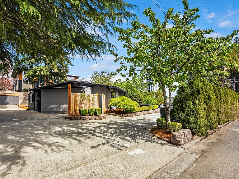 79 110th Ave SE — Photo 30
