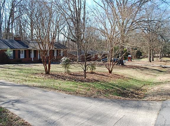 4th image of 4310 Windwood Cres