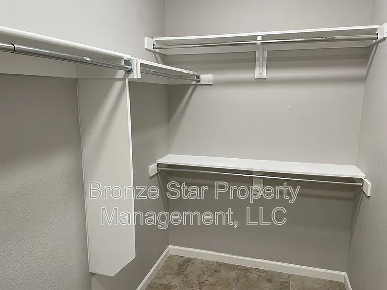 3403 Broadview Ct — Photo 5