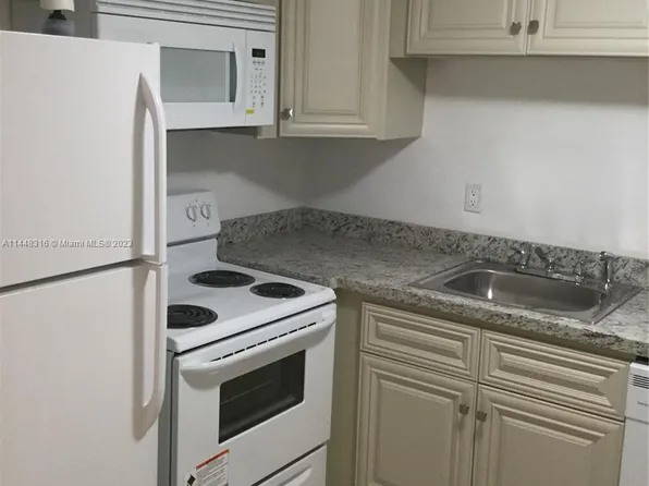 9365 Fontainebleau Blvd APT E111, Miami, FL 33172