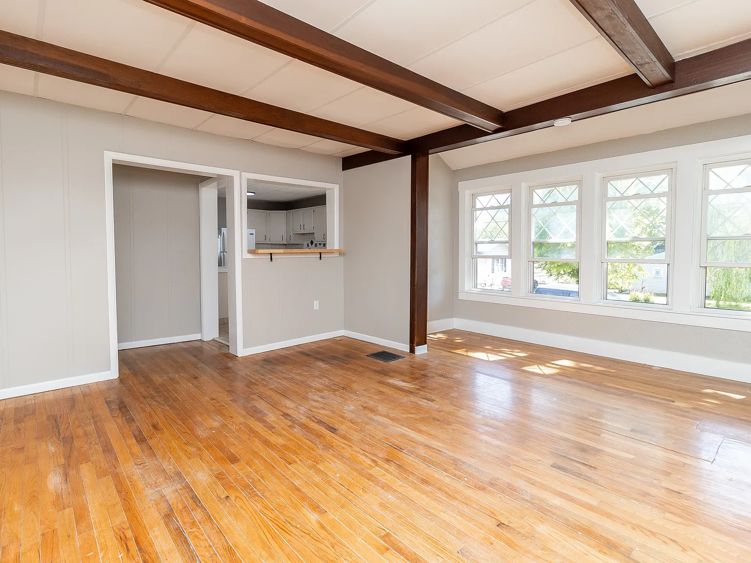300 N Park St — Photo 3
