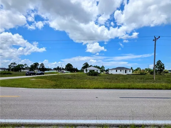 926 Columbus Blvd, Lehigh Acres, FL 33974